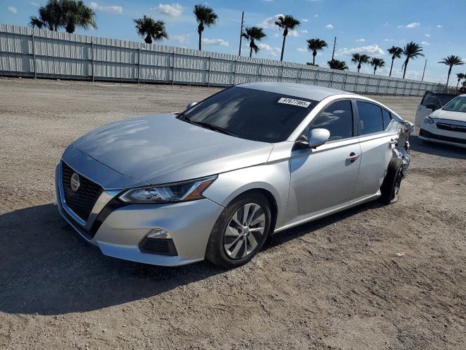 Nissan Altima на аукціонному лоті